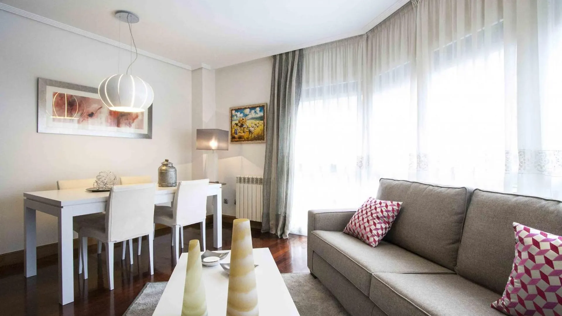 The Rentals Collection Boutique San Sebastian Apartment